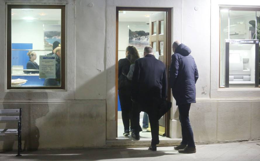 Skradin: OpljaÄkana poslovnica Jadranske banke