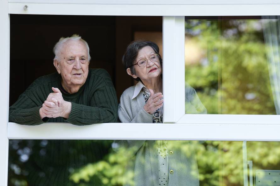 Zagreb: Djelatnici pripremili mini koncert za 102. rođendan štićenice Doma za starije osobe Maksimir