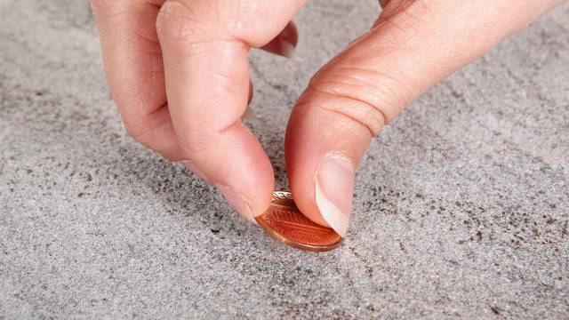 Znate li što zapravo znači kada pronađete kovanicu na cesti?