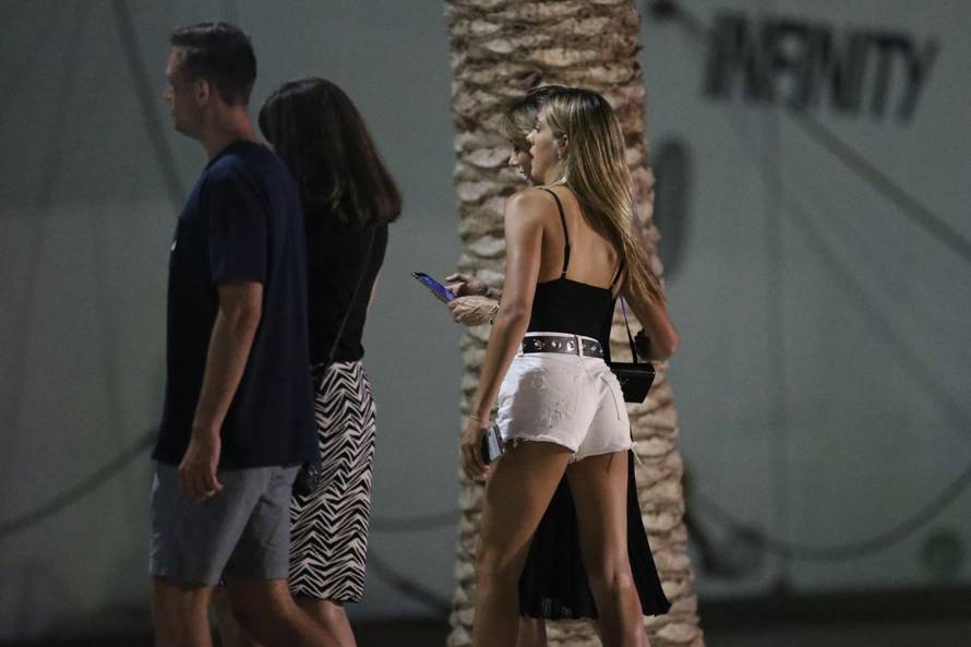 Stalloneovi na Hvaru: Častili se večerom u skupom restoranu...