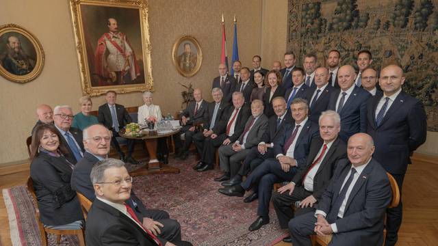 Milenijska fotografija hrvatske politike: Znate li tko nedostaje?