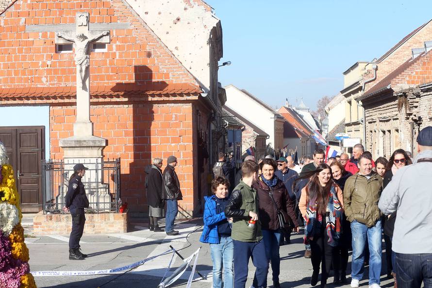 Hrvatska se danas u Vukovaru poklonila nevinim žrtvama