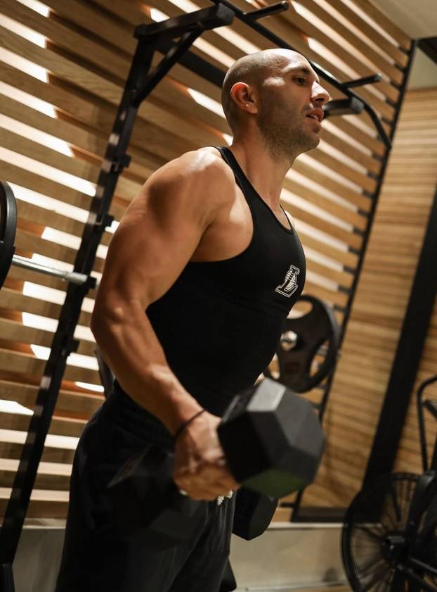 Ideš, kakva prsa imaju srpski fitness influenceri! Od njihovih 'fotki' ženama zastaje dah...