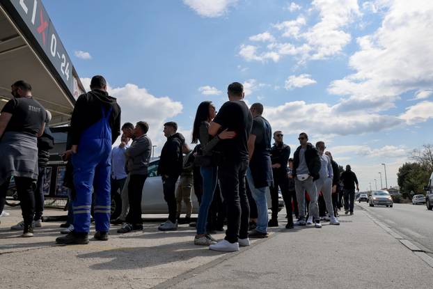 Zadar: Red za karte za koncert Thompsona na Hipodromu