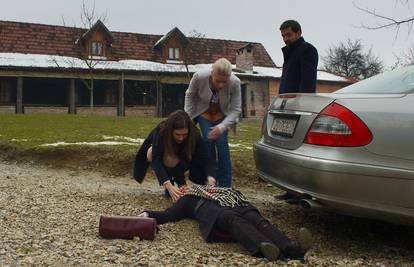 Elena se baci Andriji pred auto i optuži ga za pokušaj ubojstva