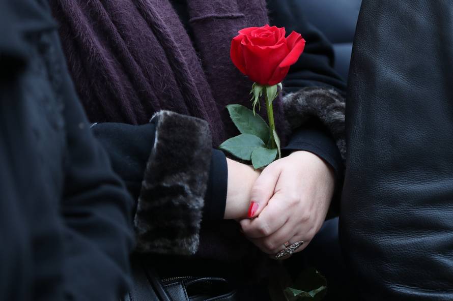 Oproštaj od oca uz tamburaše: Marko je jedva susprezao suze