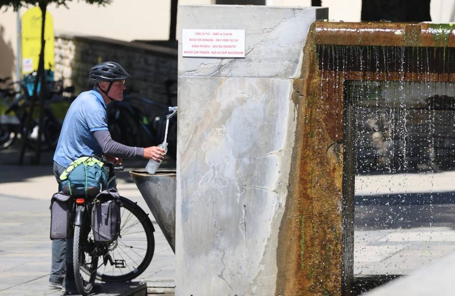 Splitske plaže pune su kupača 