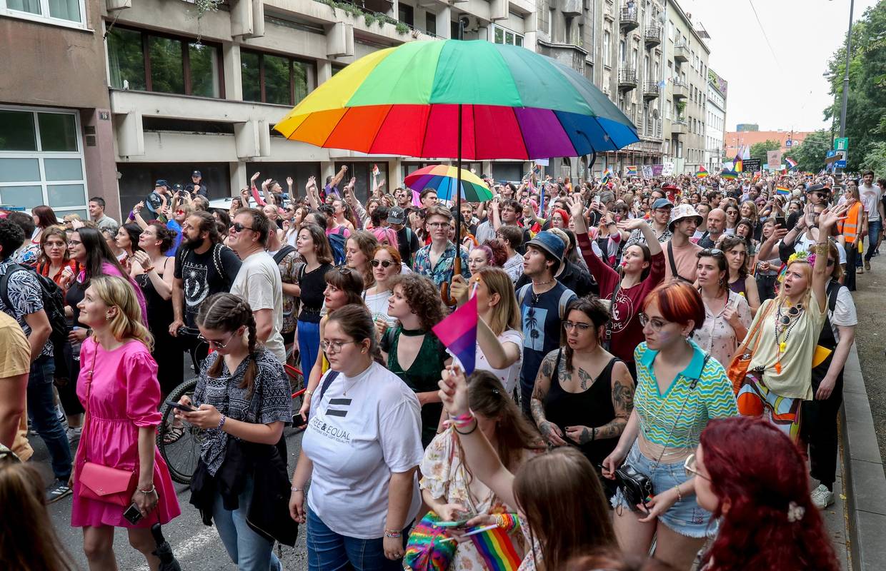 Tisuće ljudi na Zagreb Prideu! Parada je završila na Ribnjaku