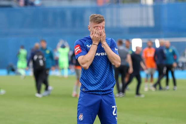 Zagreb: Igrači GNK Dinamo u suzama se oprostili od navijača