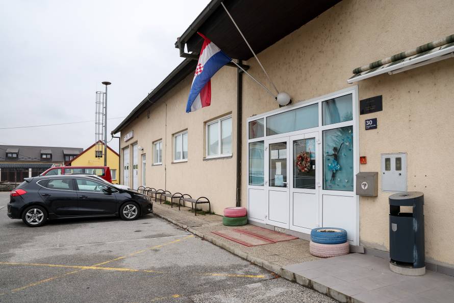 Zagreb: Učenici pohađaju nastavu u prostorijama DVD-a