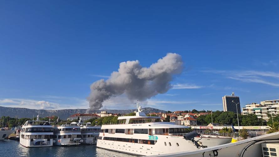 FOTO Požar u Kaštel Sućurcu još nisu proglasili ugašenim, rade na sanaciji. Šteta će biti velika?