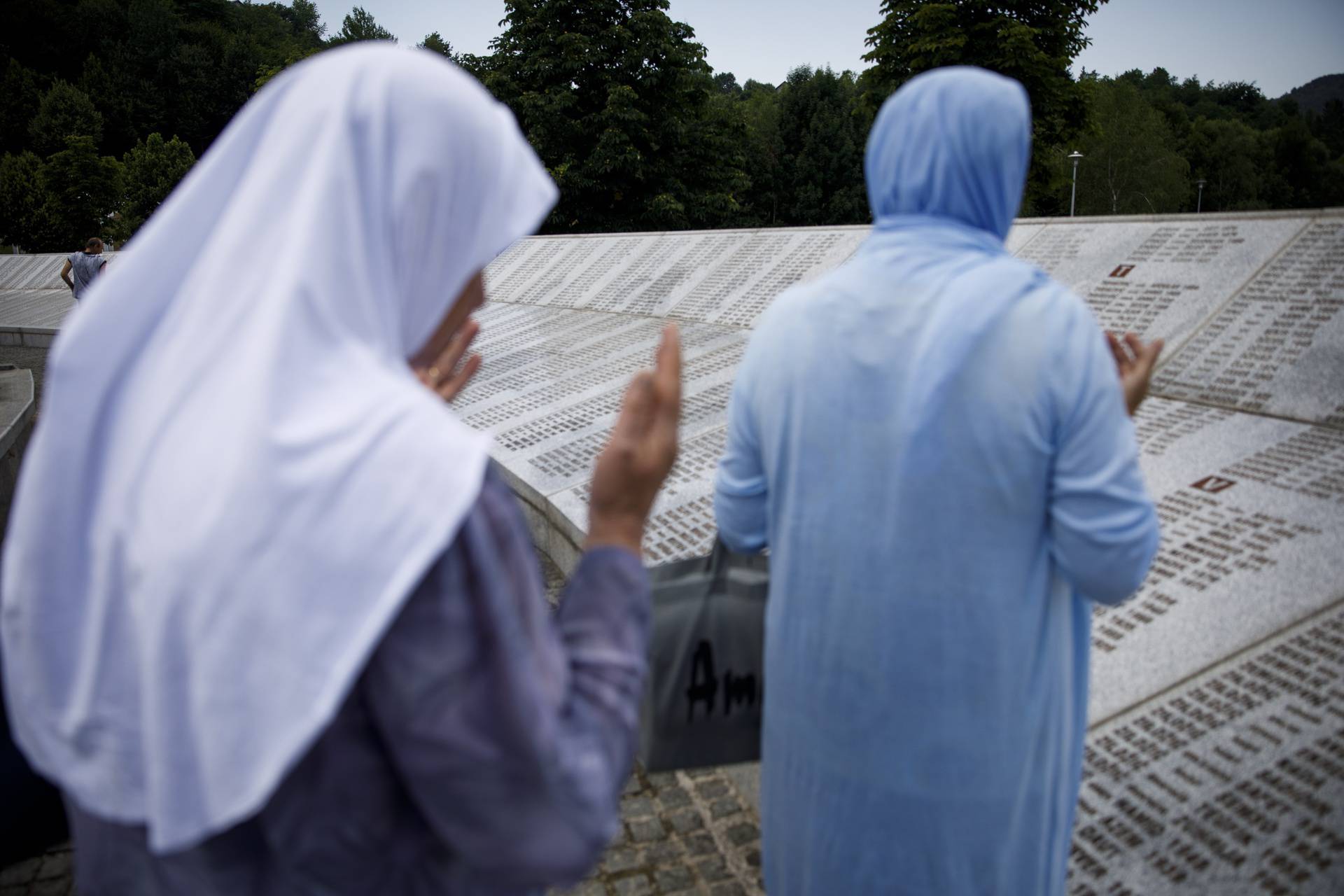 Ispratili posmrtne ostatke 19 žrtava genocida, Dodik odbio sudjelovati, pozvao na bojkot