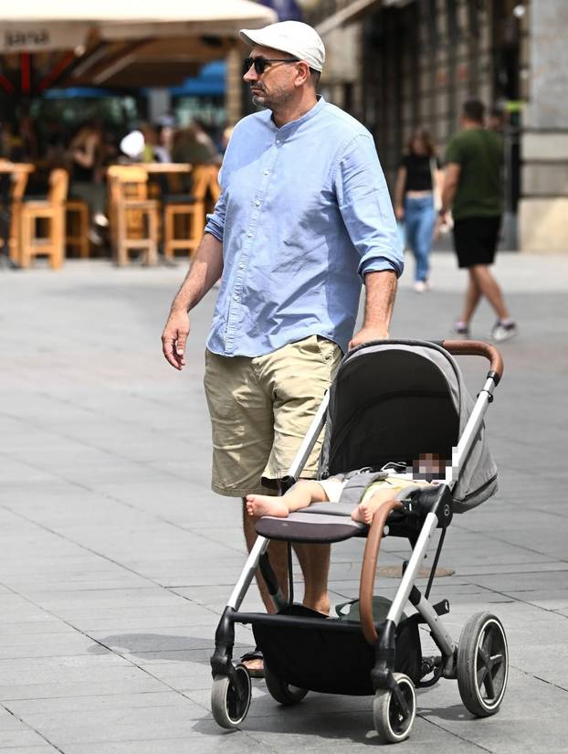 FOTO Ni tmurno vrijeme nije ih spriječilo! Pogledajte tko je sve prošetao centrom Zagreba...