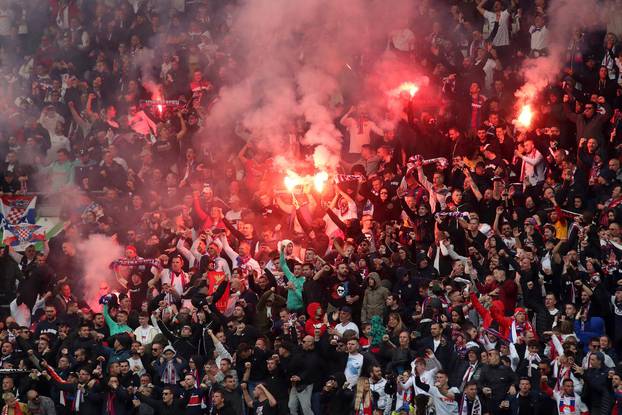 Ženeva: Navijači na polufinalnom susretu Lige prvaka mladih između Hajduka i Milana