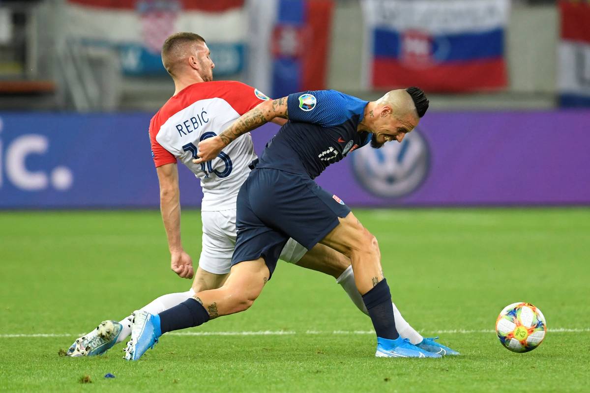 Uefa kaznila Slovake i Mađare: Igrat će na praznom stadionu