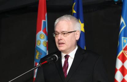 Istraživanje: Većina građana podržala je Ivu Josipovića
