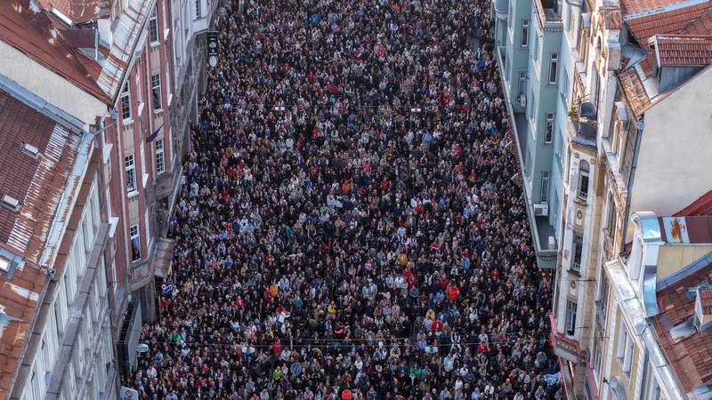 VIDEO Nevjerojatni prizori iz Sarajeva! Više od 20.000 ljudi pjevalo je za Halida Bešlića
