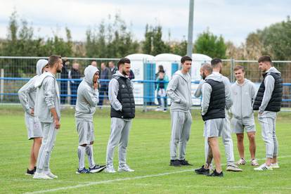 FOTO Nasmiješeni predsjednik Hajduka u Grubišnom Polju, uz njega i klupski šef osiguranja