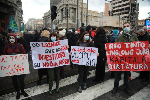 Beograd: Građani prosvjeduju ispred sjedišta Vlade protiv kompanije Rio Tinto čije bi posljedice mogle dovesti do zagađenja