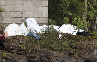 Tijela ubijenih civila ležala su na pragovima kuća i dvorištima