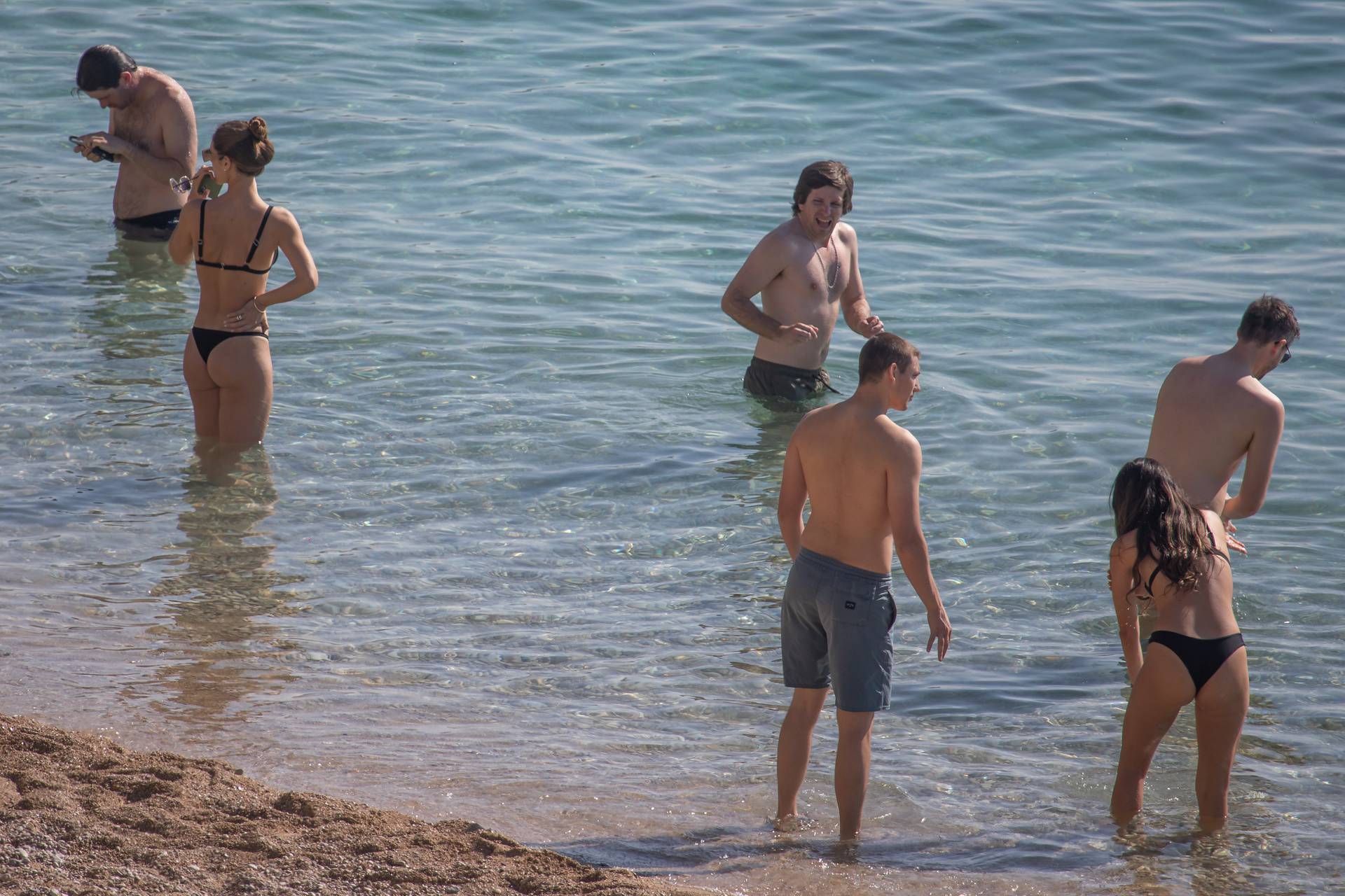 Dubrovnik: Plaža Banje i dalje puna kupača