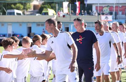 FOTO Boban, Šuker, Figo i Keane zaigrali su s malim Hvaranima