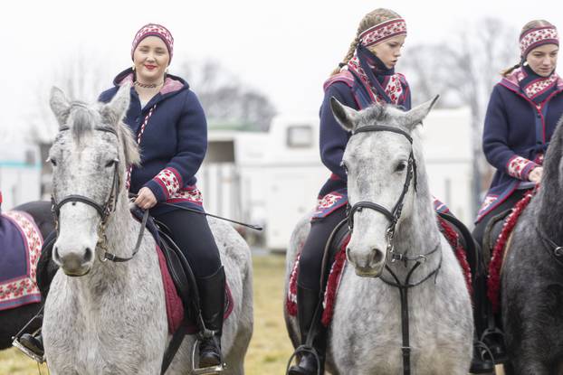 Đakovački bušari – pokladno jahanje u Širokom Polju