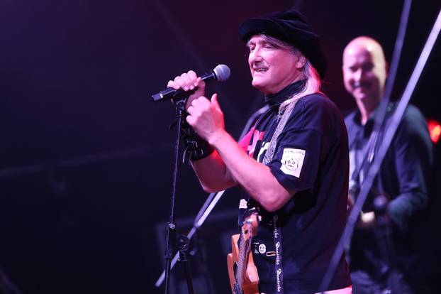 Karlovac: Koncert Plavog orkestra na Danima piva