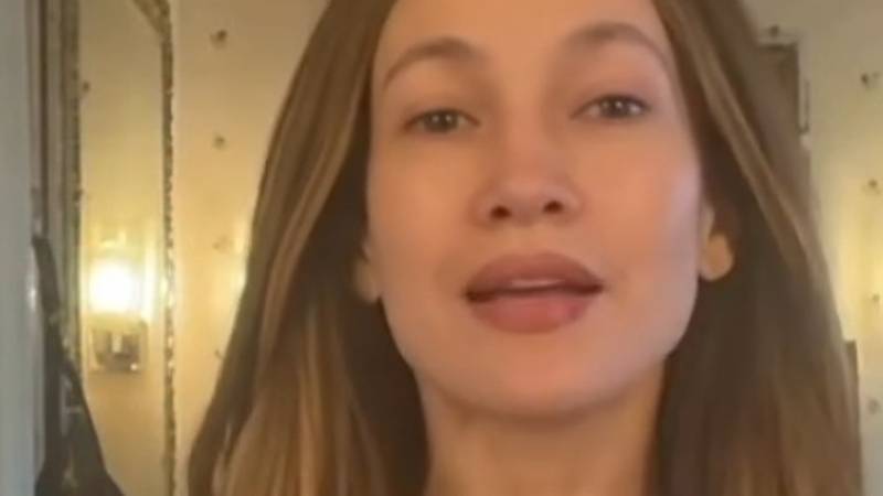FOTO J. Lo je promovirala svoju šminku u kućnom izdanju, svi