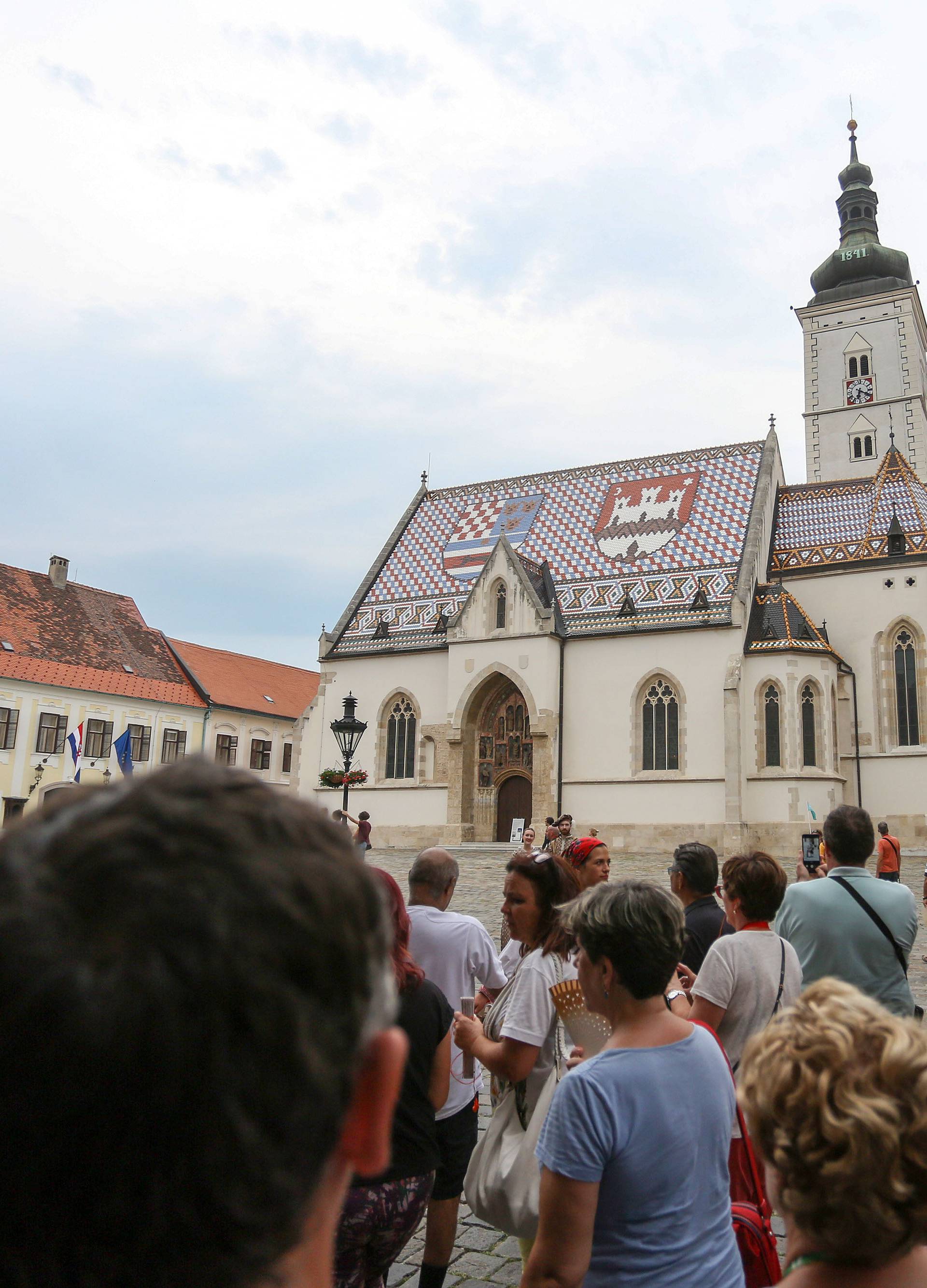 Zagreb: Mnogobrojni turisti uživaju u razgledavanju Gornjeg grada