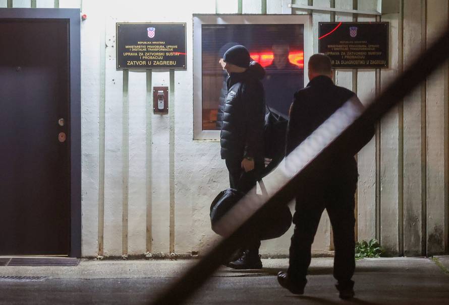 Zagreb: Nikola Petrač došao je u remetinečki zatvor radi izdržavanja kazne zbog afere "Mikroskopi"