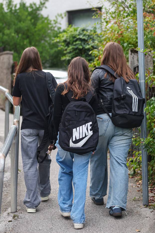 Zagreb: Prvi dan školske godine u OŠ Medvedgrad