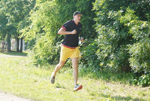 Sombor: Ko&scaron;arka&scaron; Denver Nuggetsa Nikola Joki&cacute; stigao je na utrku konja