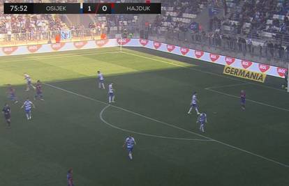 VIDEO Livajin trenutak 'ludila': Navijači Osijeka ga provocirali, on se uhvatio za međunožje!