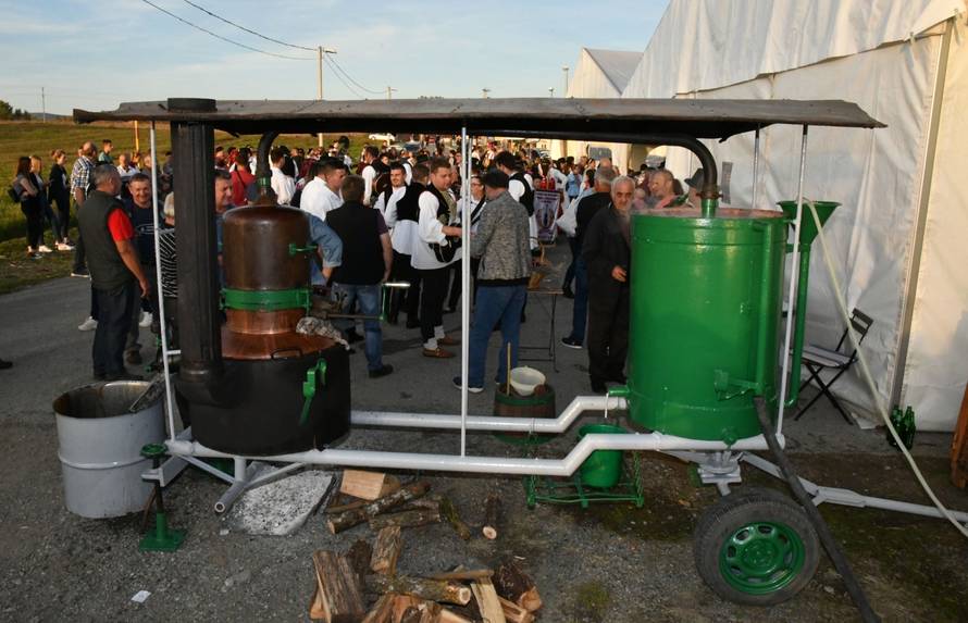 Tradicionalna "Rakijada" u Podcrkavlju