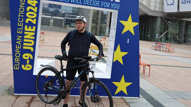 Glavašević krenuo biciklom iz Bruxellesa u Zagreb: Putem će razgovarati s našim iseljenicima