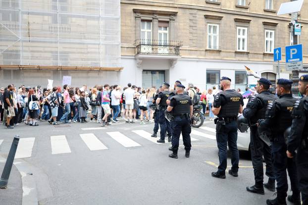 Zagreb: 25. Povorka ponosa LGBTIQ zajednice "Korak po korak, iskorak!"