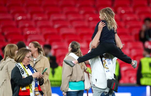 London: Luka Modrić s obitelji proslavio osvajanje Lige prvaka 