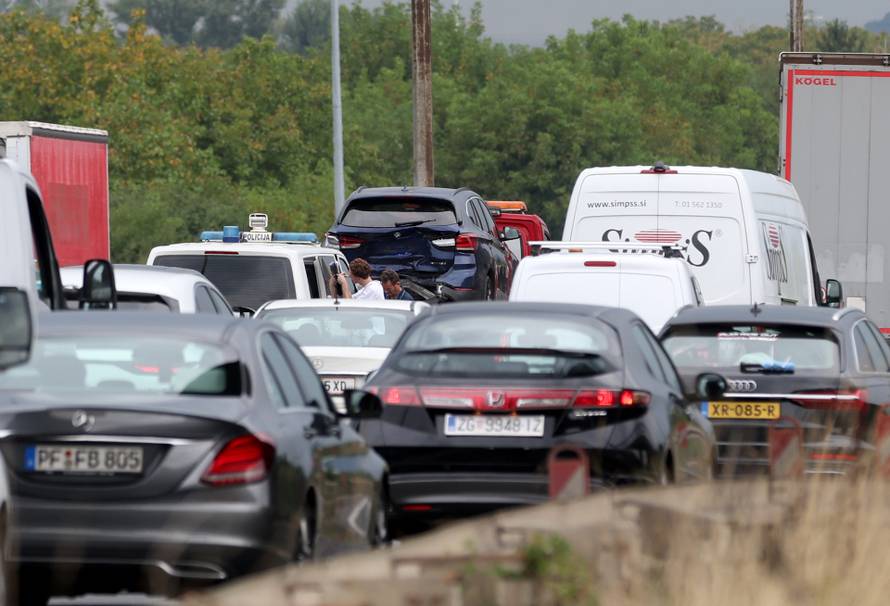 Zagreb: Na obilaznici se sudarilo više vozila, 10 osoba ozlijeđeno