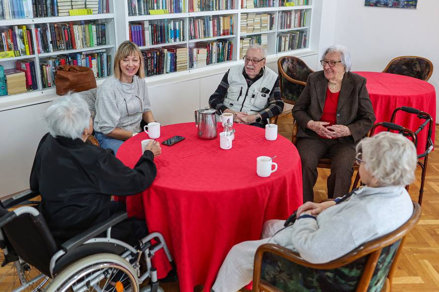24 SATA Zagreb: Stogodišnjaci u Domu za starije osobe Trnje