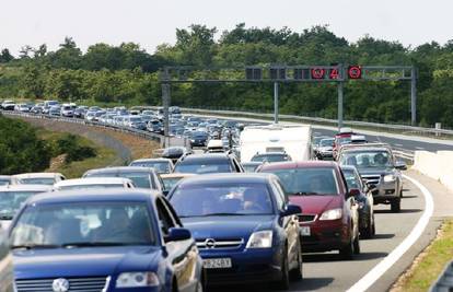 Kolone vozila su zakrčile prolaz kroz tunel Sv. Rok