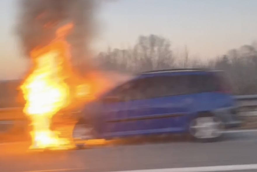 zapaljen auto na izlazu vrbovec