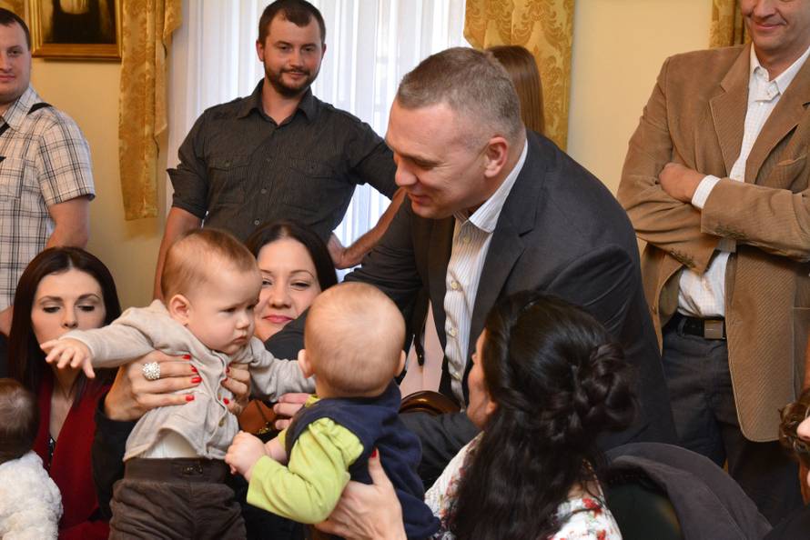 Grad Požega darivao najmlađe sugrađane sa 48.000 kuna