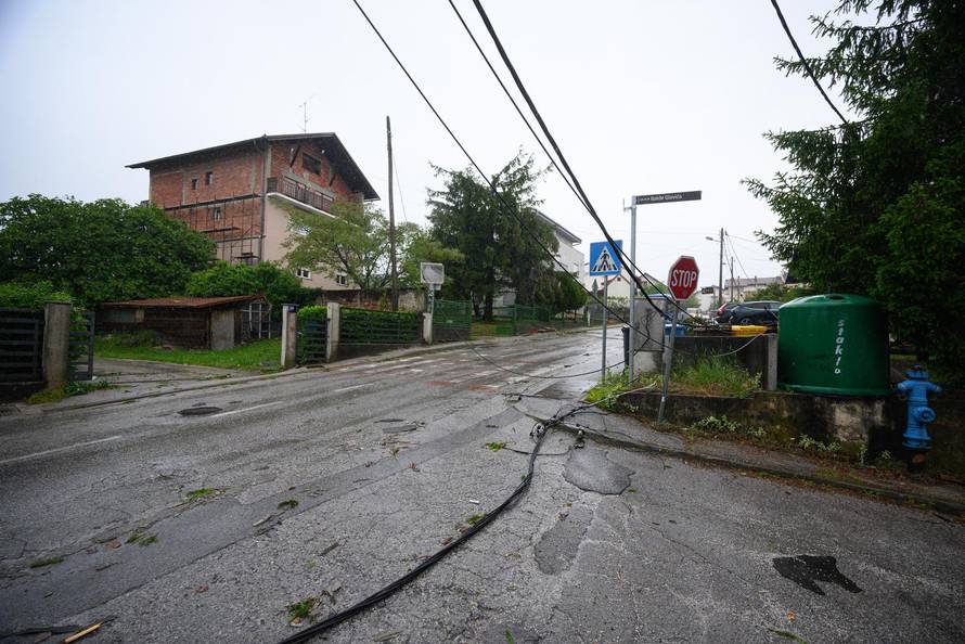 Zagreb: Nevrijeme rušilo stabla i vodove u naselju Mikulići