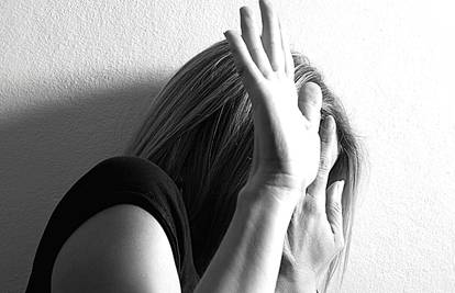Strava u Splitu: Pred djetetom je istukao i silovao suprugu