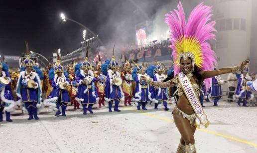 Kralj Momo otvorio karneval u Riu, plesačice preuzele grad