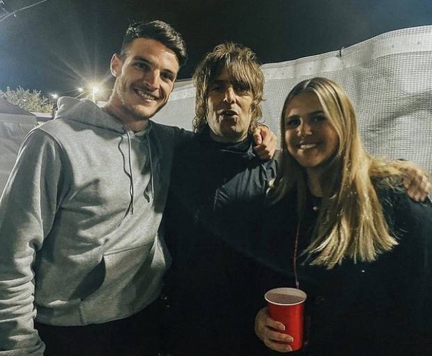 FOTO Fotkala se uz Arsenalovu zvijezdu, 'pobrkali' su je za njegovu djevojku: 'Odvratni ste'