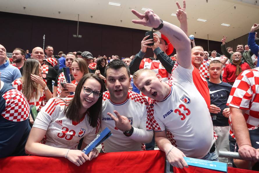 U boj, u boj: Podrška navijača u Grazu kao da smo u Hrvatskoj!