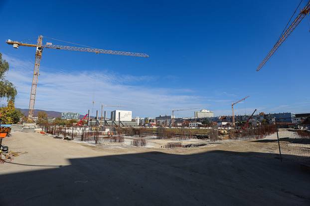 Postavljen peti nosivi stup za sjevernu tribinu na stadionu u Kranjčevićevoj