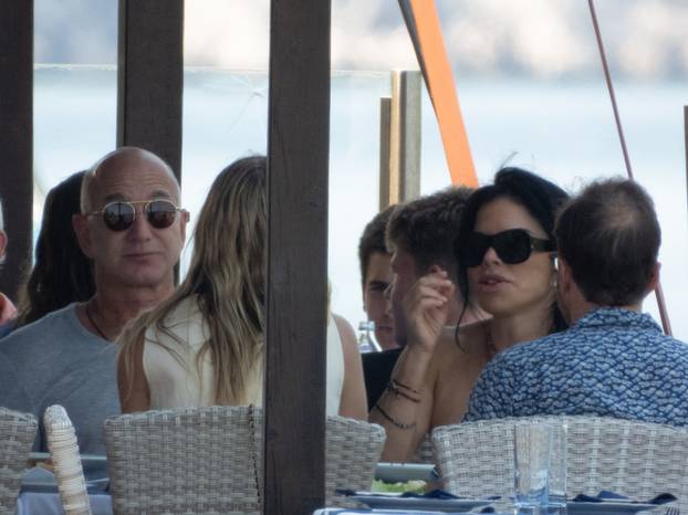 Luka Šipanska: Jeff Bezos s društvom na ručku 